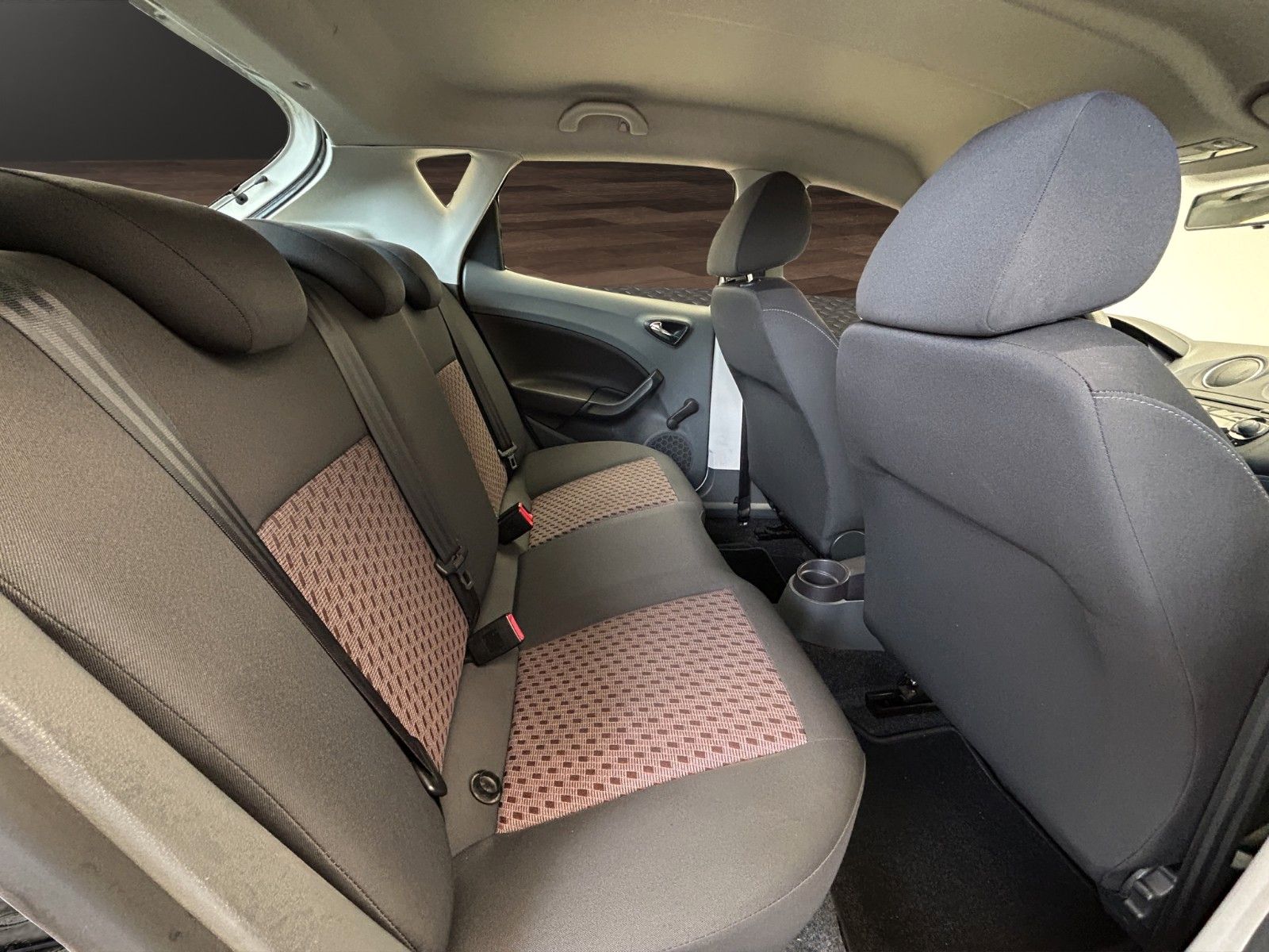 Fahrzeugabbildung SEAT Ibiza Lim. Reference/Klima/ TÜV Neu /