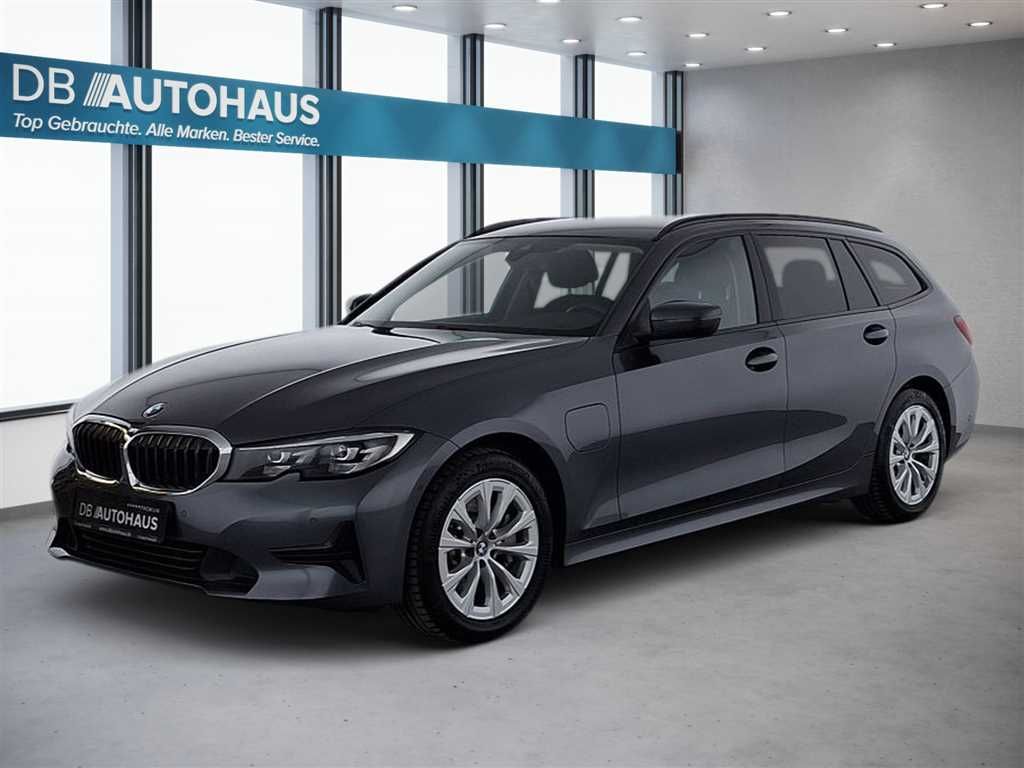 BMW 330e Touring Advantage Steptronic ParkAssist DWA