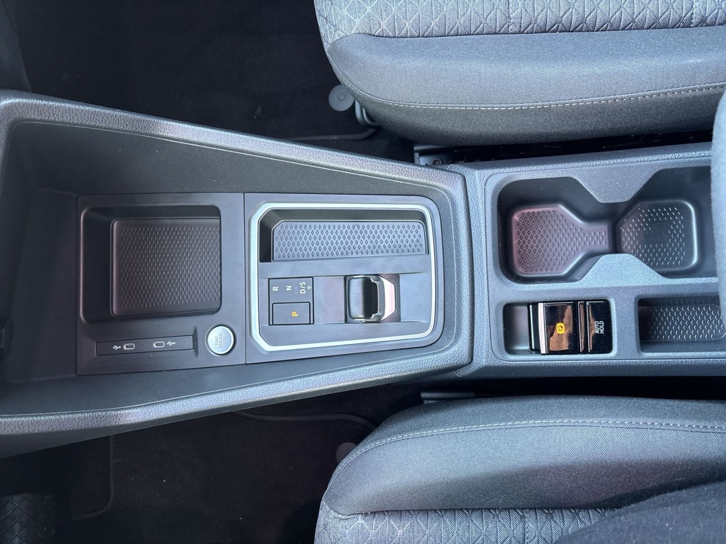 Fahrzeugabbildung Ford Tourneo Connect PHEV Titanium 1.5 EB EU6e Navi