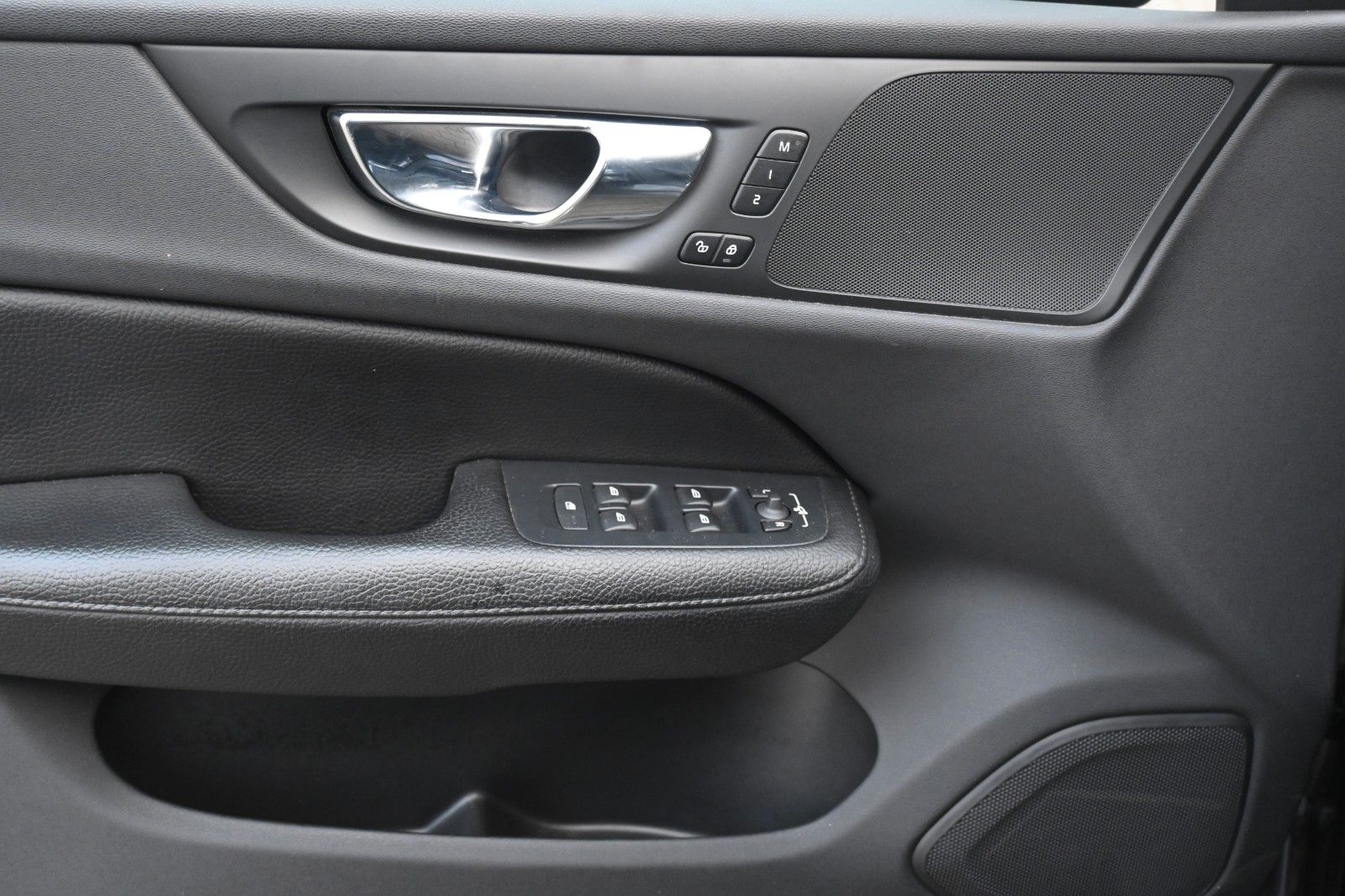 Fahrzeugabbildung Volvo V60 T8 AWD Inscription*LED*HUD*PANO*CAM*PDC*STHZ