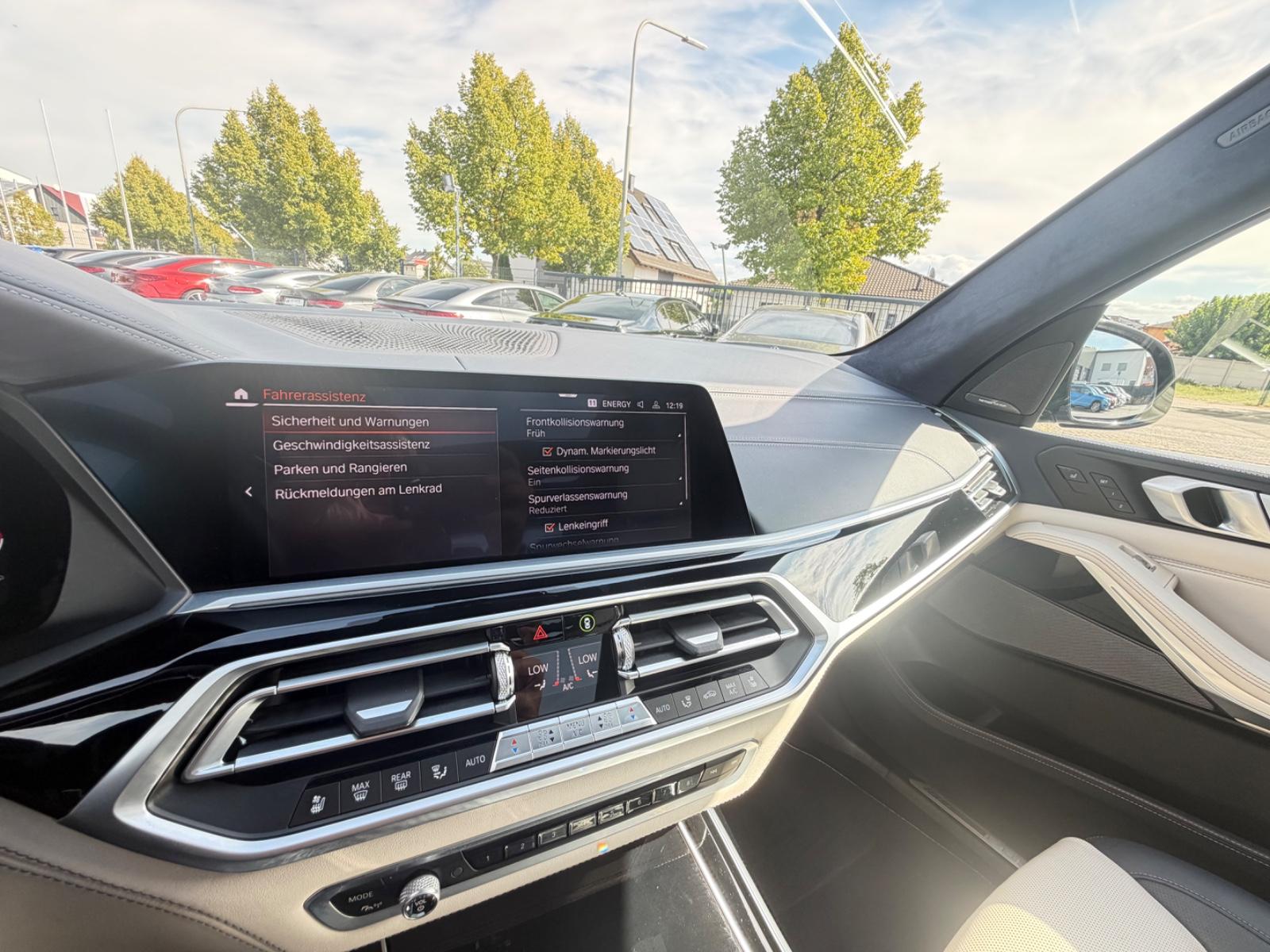 BMW X7*M50xd*M-SPORTPAKET*3xTV*6xSITZER*ACC*HUD*360