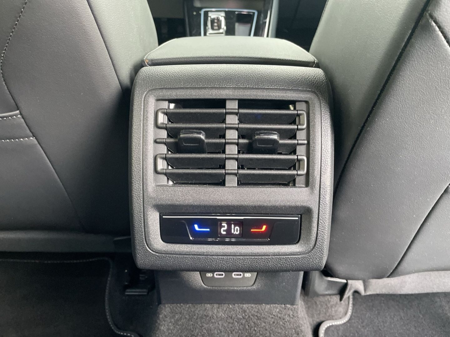 Golf Variant VIII 2.0 TDI DSG R-Line AHK/Kamera/