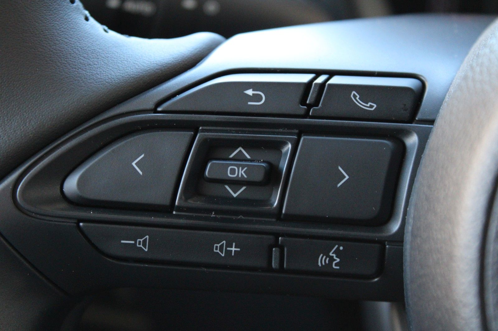 Fahrzeugabbildung Toyota Aygo X Play AUTOMATIK + Alu + AKR