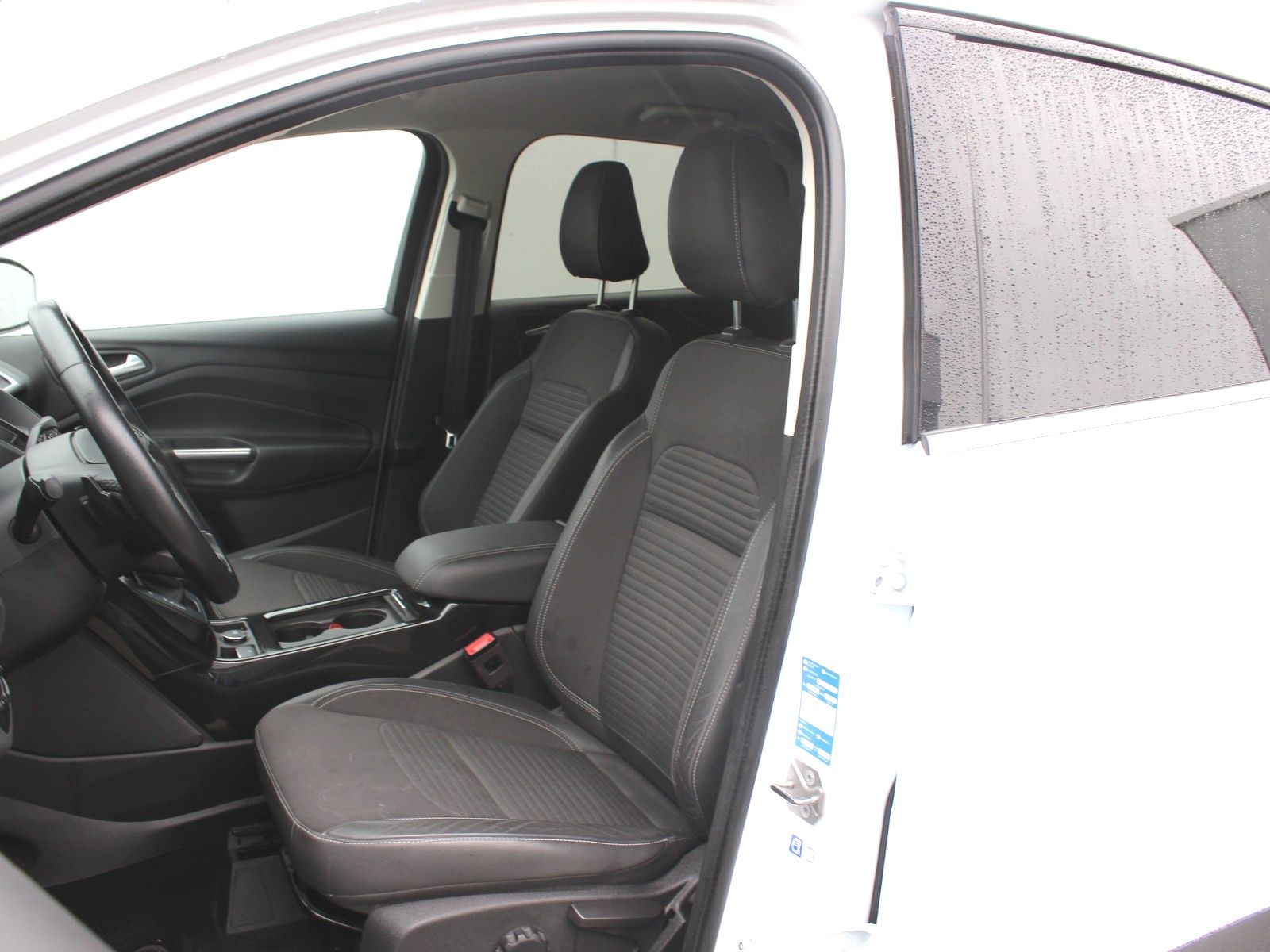 Fahrzeugabbildung Ford Kuga Titanium 2,0 TDCi 4x4 Start/Stopp