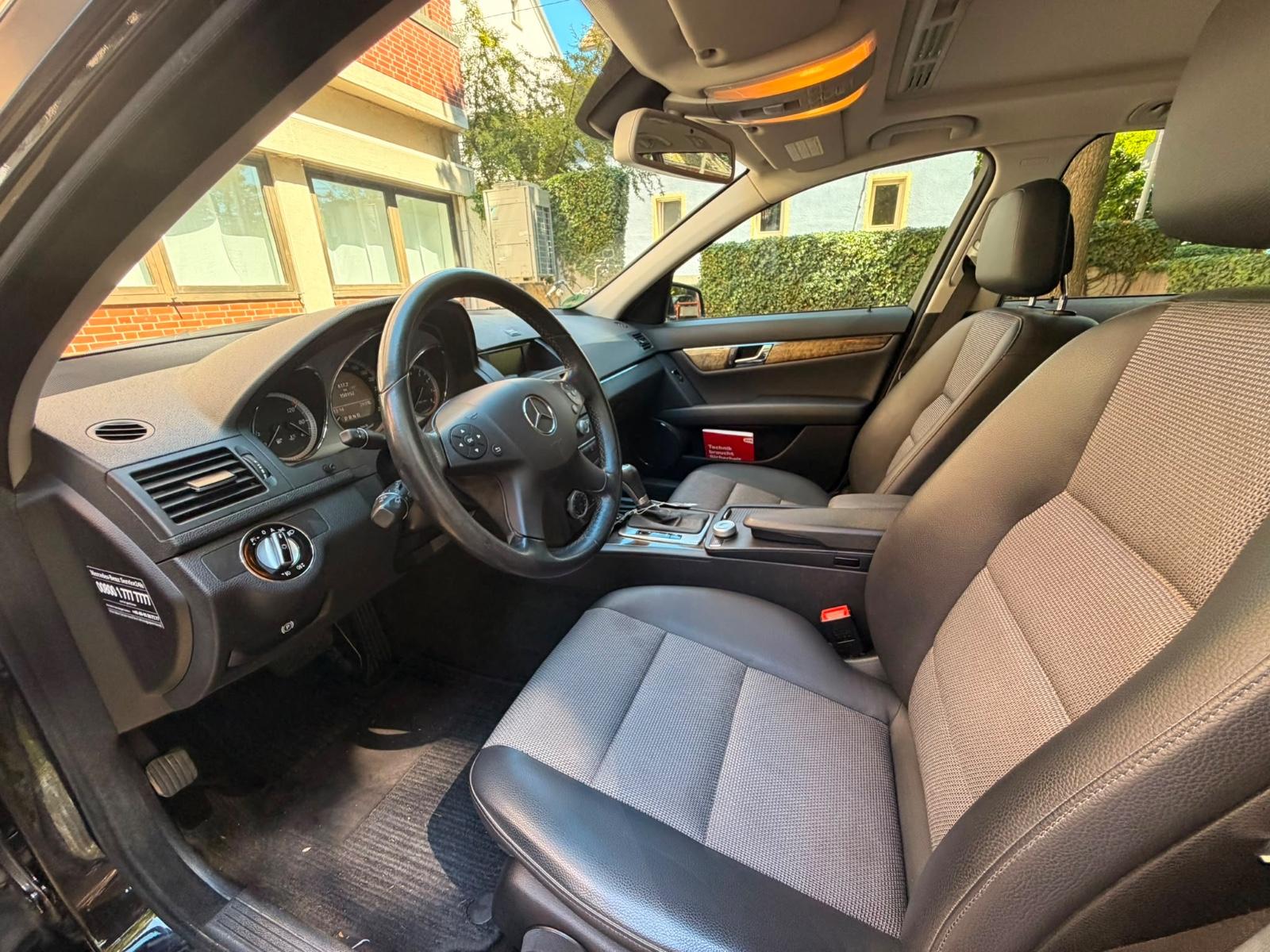 Mercedes-Benz C200 2009 — photo 7