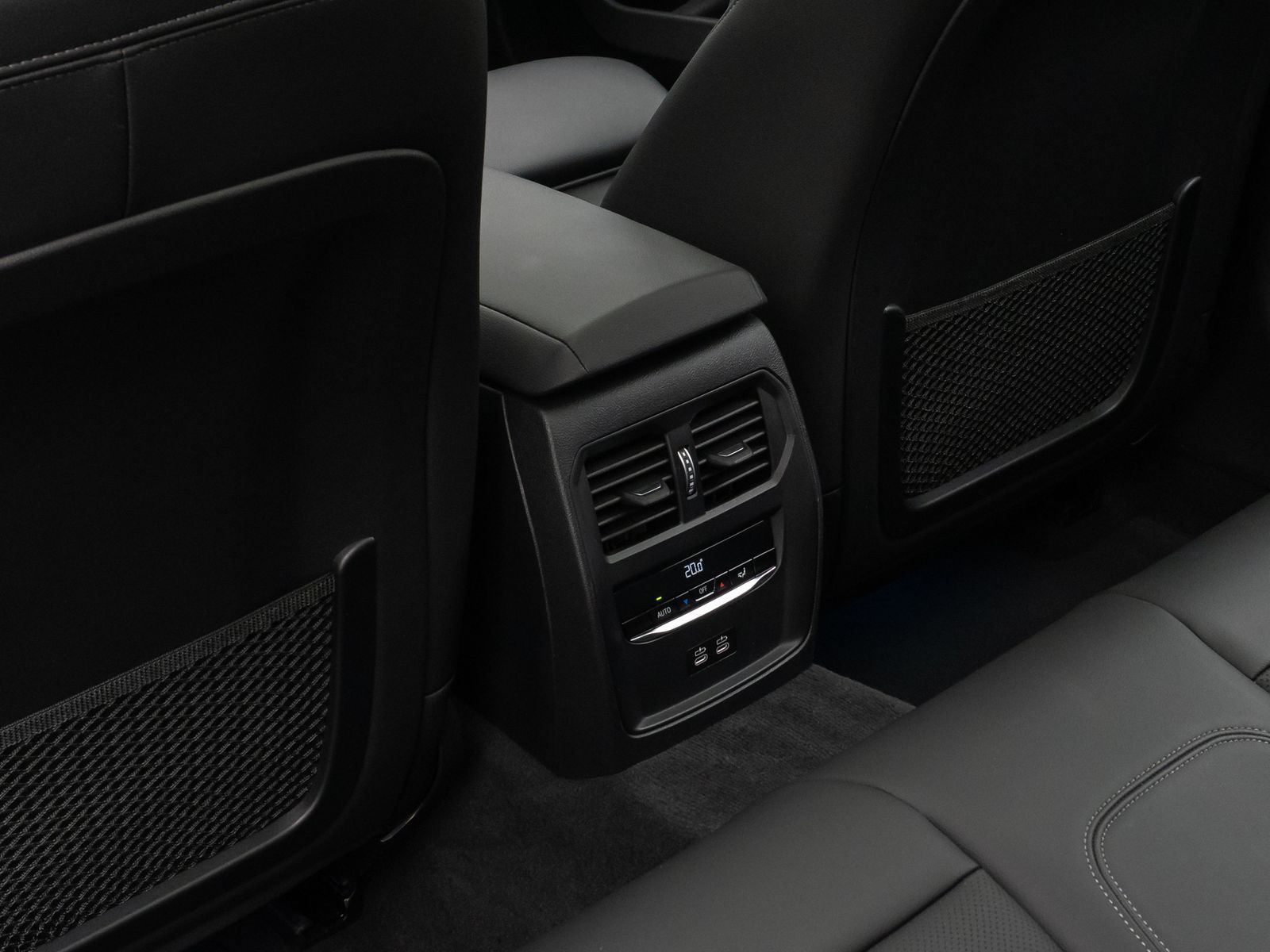 Fahrzeugabbildung BMW 320e Sport Line Panorama DAB CockPitPr PDC Alarm