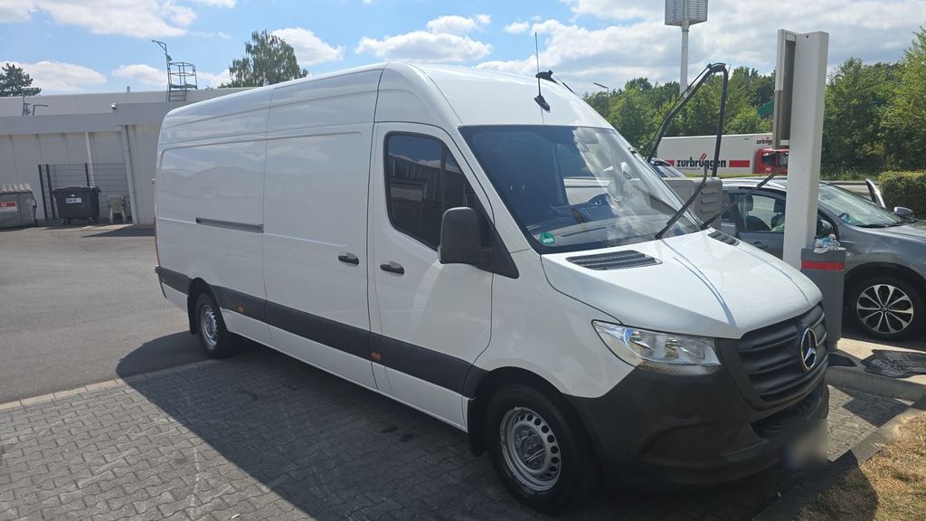 Image of Mercedes-Benz Sprinter