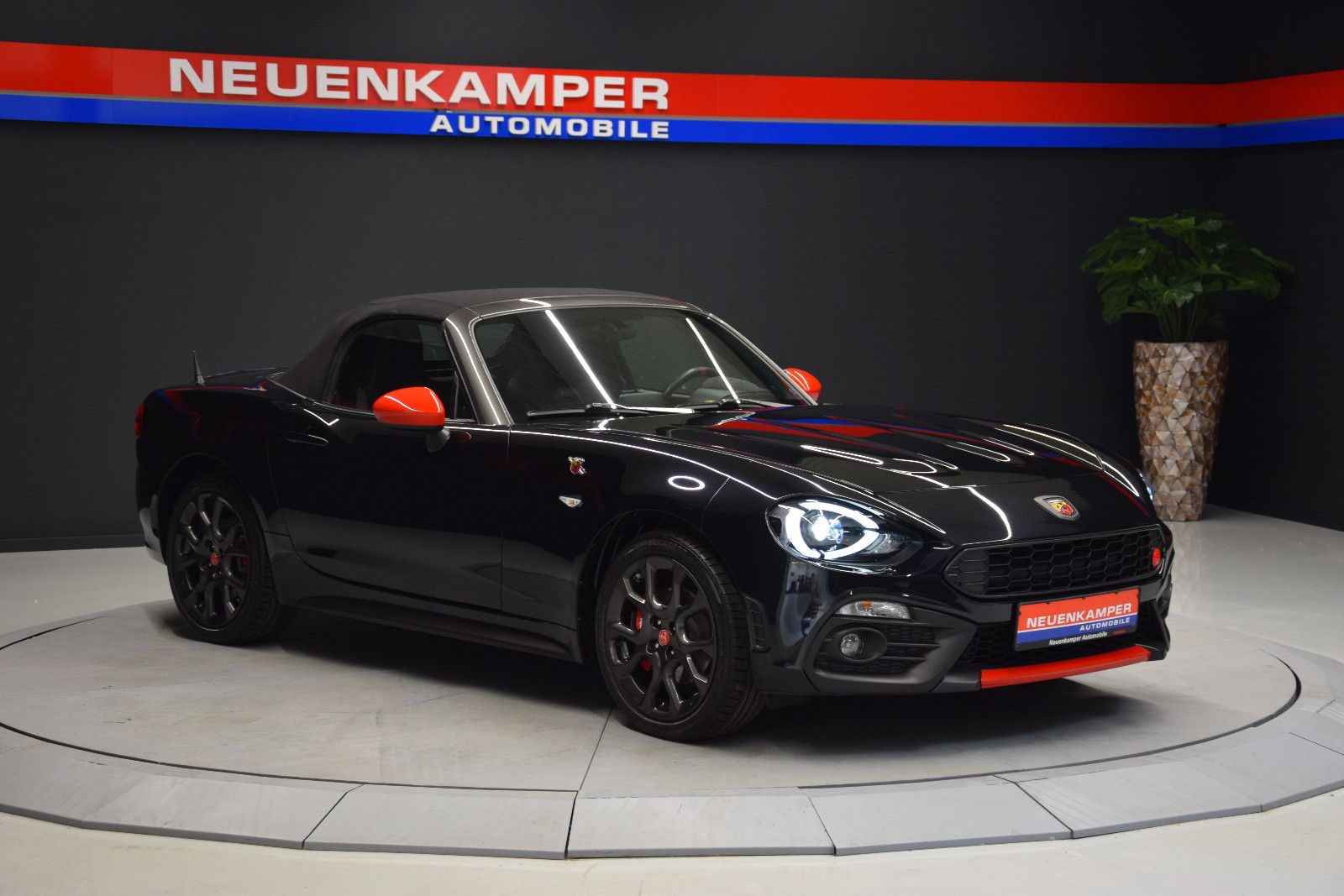 Fahrzeugabbildung Abarth 124 Spider Turismo Leder Bose PDC Radio+