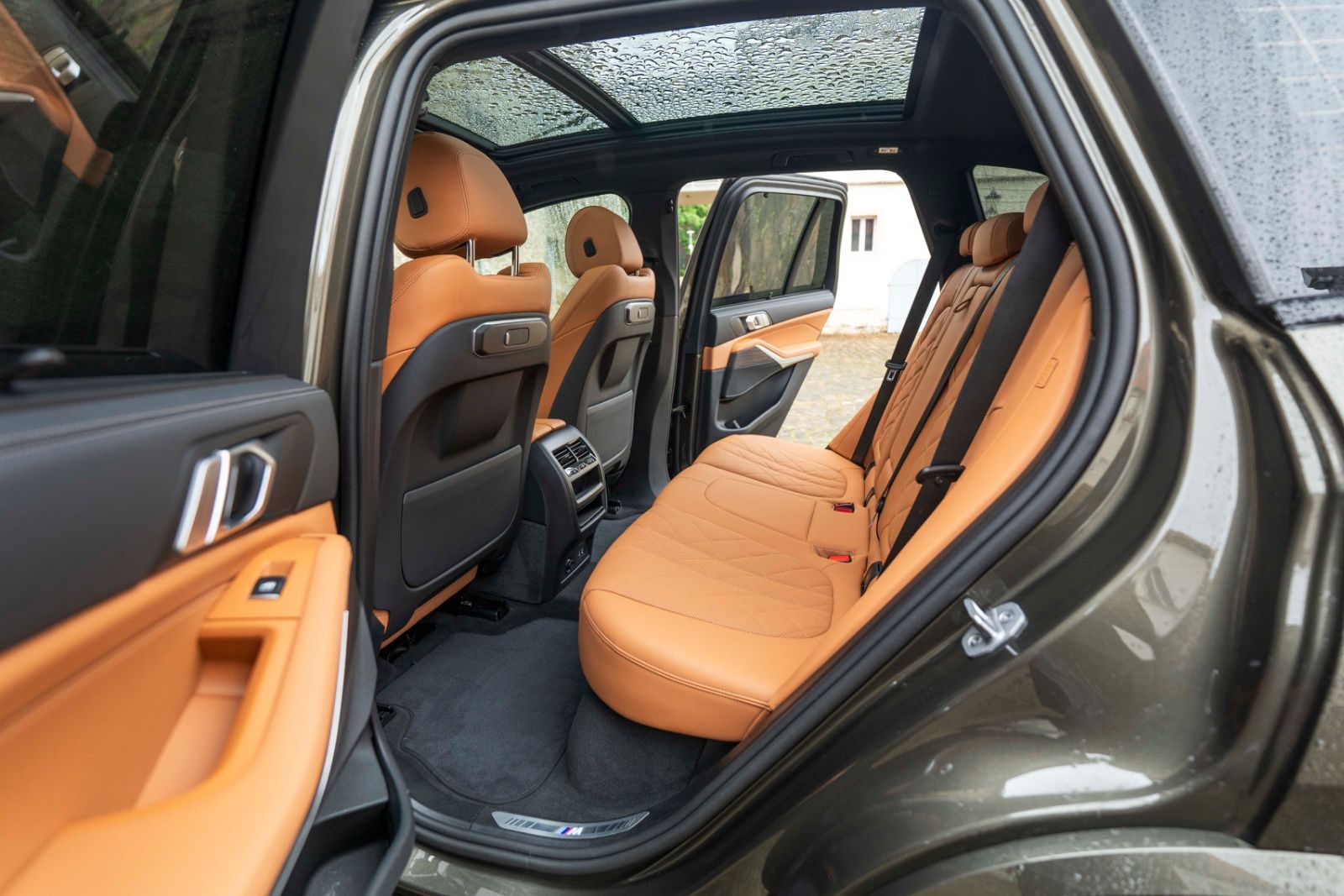 Fahrzeugabbildung BMW X5 50e xDrive M SPORT PANO LUFT KAM MASSAGE HIFI