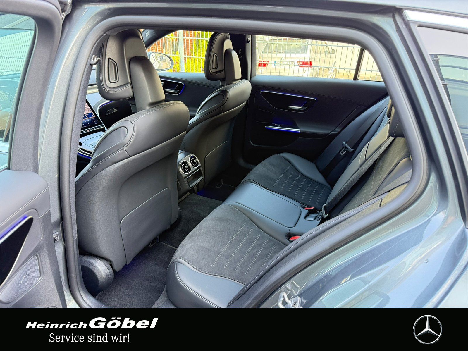 Fahrzeugabbildung Mercedes-Benz C 200 T AMG*DISTRONIC*360°*DIGITALLIGHT*KEYLESS*