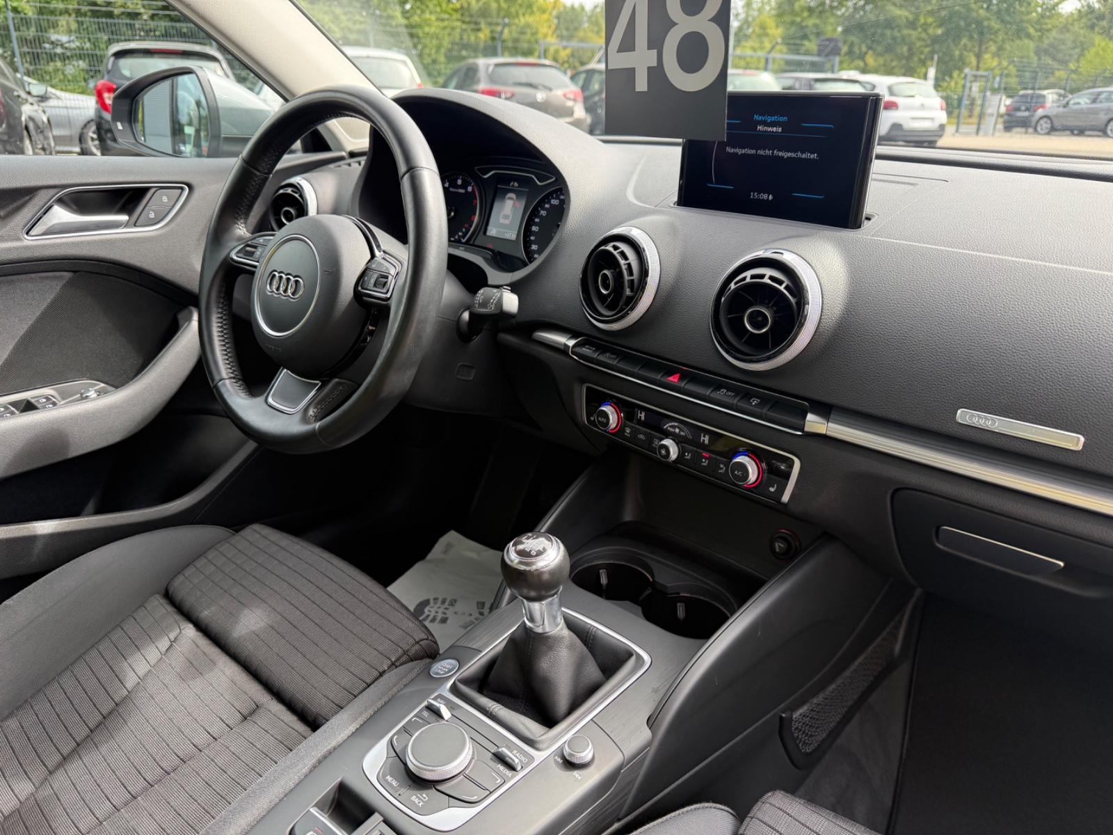Audi A3 Sportback Sport Paket*XEN*PDC*SHZ*TEMP*HU NEU