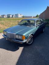 Mercedes-Benz 230 / 123C - blaue Mercedes-Benz 230