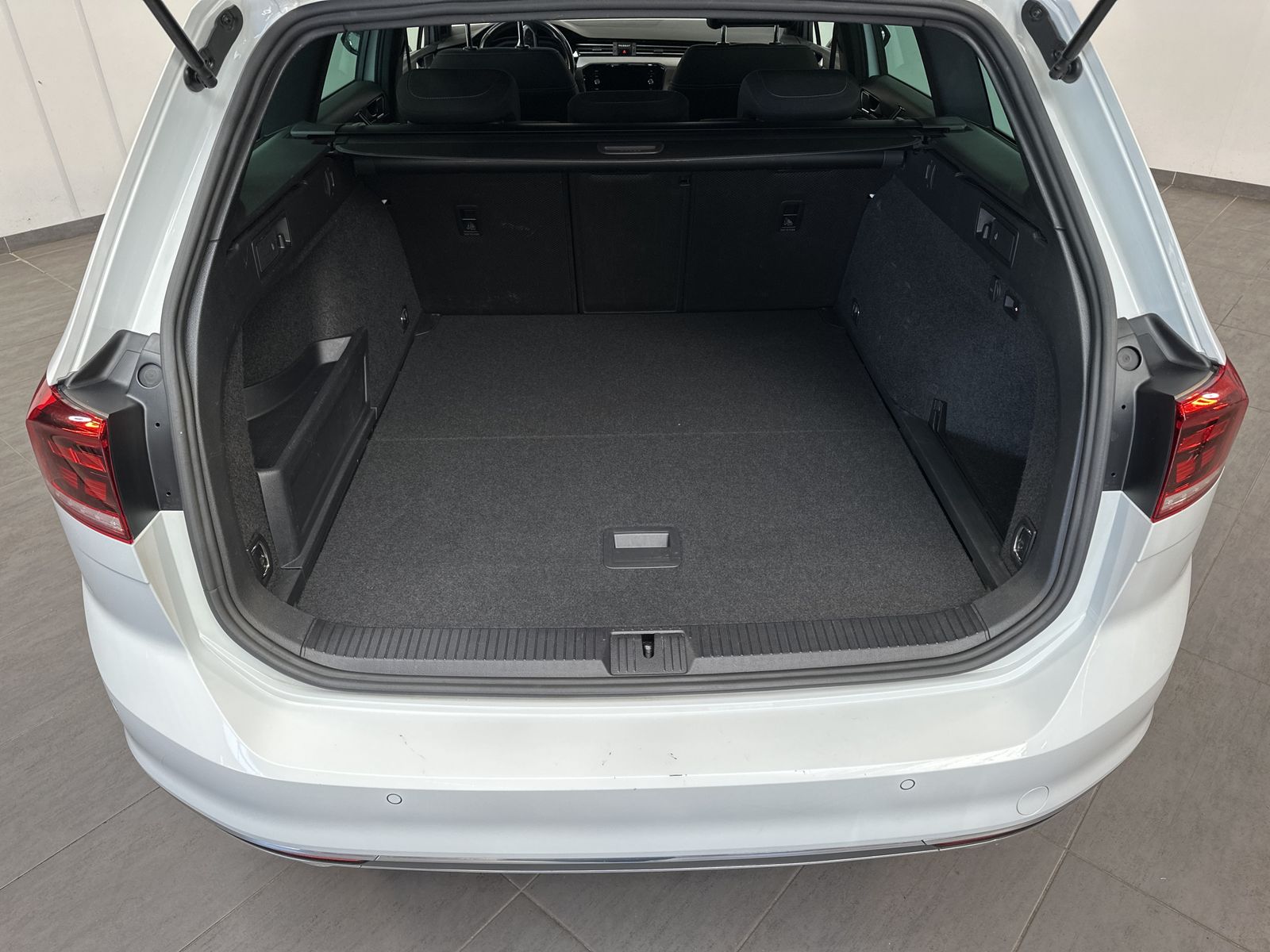 Fahrzeugabbildung Volkswagen Passat Variant 1.4 TSI DSG GTE NAV+LED+AHK+VCOCK