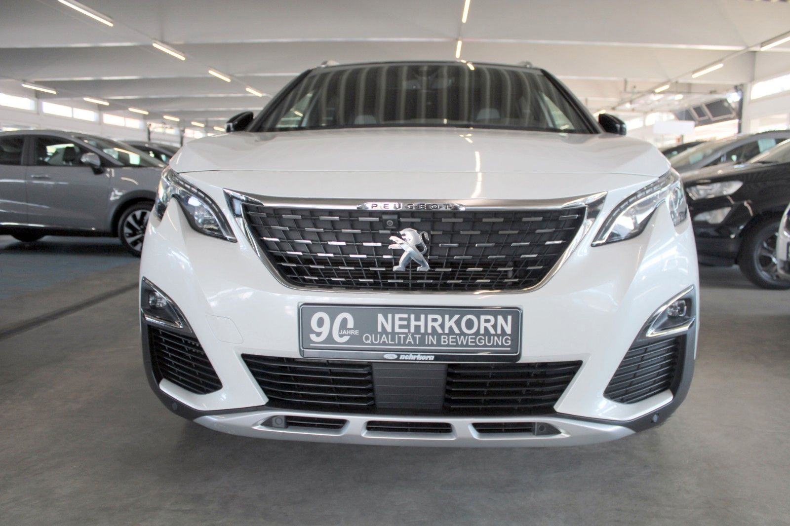 Fahrzeugabbildung Peugeot 3008 HYBRID4 300 e-EAT8 GT Full LED Panodach uvm