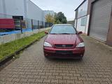 Opel Astra 1.8 16V Comfort 4-türig D 4 - Opel Astra Comfort mit Benzin-Antrieb
