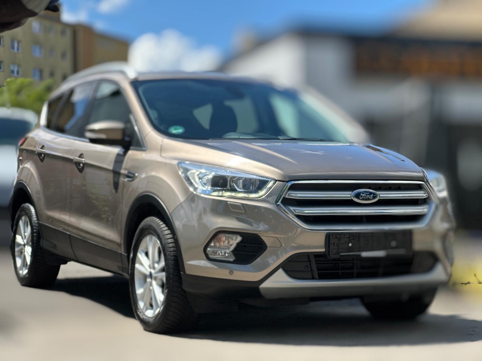 Ford Kuga Titanium AWD/Kamera/AHk
