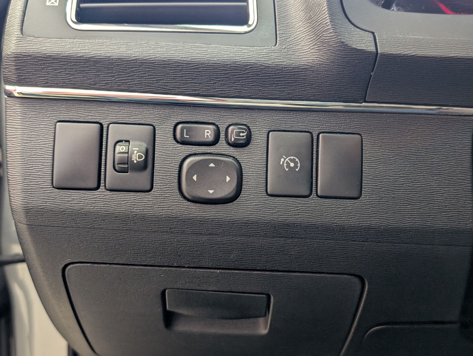 Fahrzeugabbildung Toyota Avensis Life Bi-XENON TEMPOMAT KLIMA KAMERA SHZ