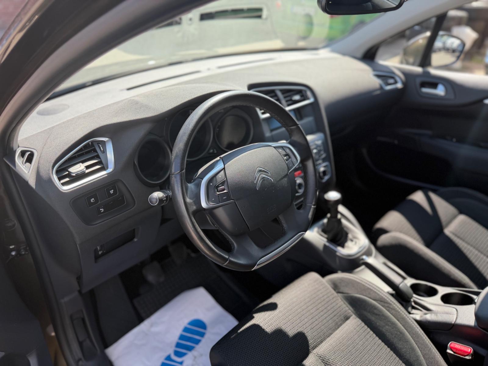 Citroën C4 Lim. Selection 1,6 AHK/PDC/Klima