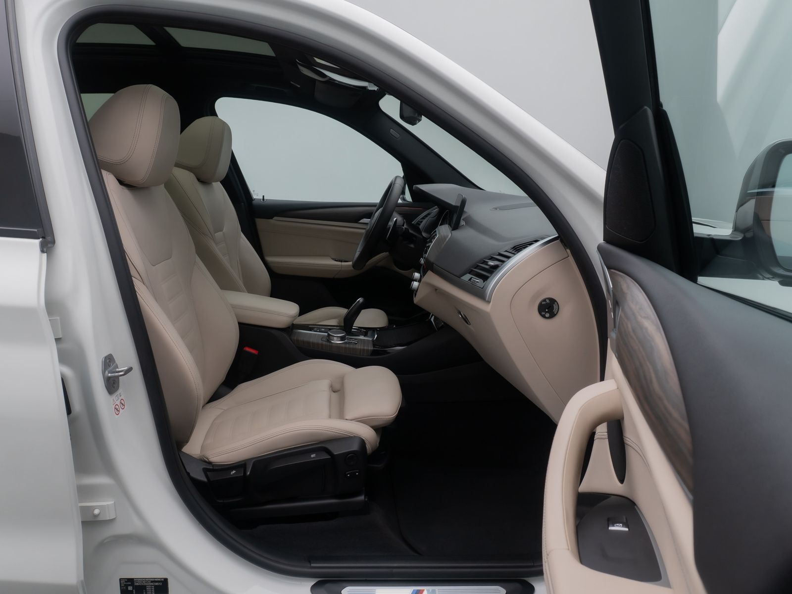 Fahrzeugabbildung BMW X3 xD20d M Sport Kamera Panorama HUD DAB HiFi