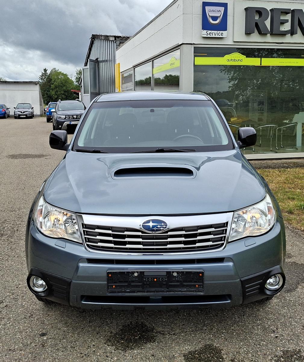 Subaru Forester Active 4x4 AHK  Sitzhzg. CD