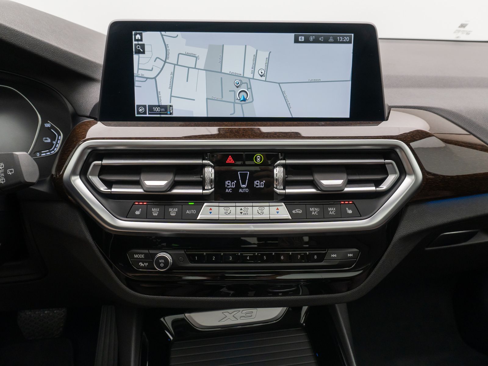 Fahrzeugabbildung BMW X3 xD30e DAB Kamera Panorama 19Zoll Leder Sport