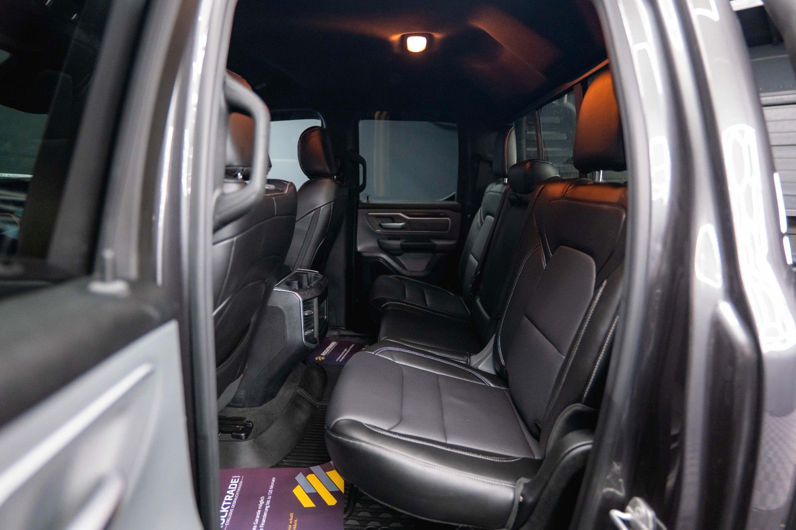 Fahrzeugabbildung Dodge RAM 5.7 V8 HEMI 4x4 OFFROAD Night Limited 19%