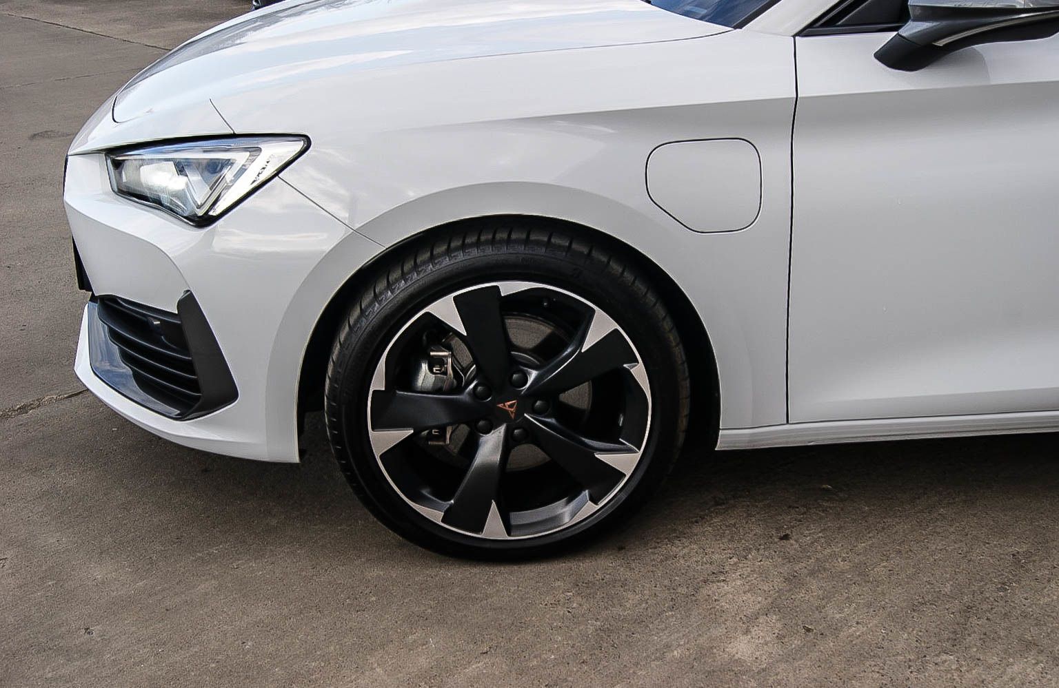 Fahrzeugabbildung CUPRA Leon Sportstourer e-HYBRID VIRTUAL ACC XL 1HAND