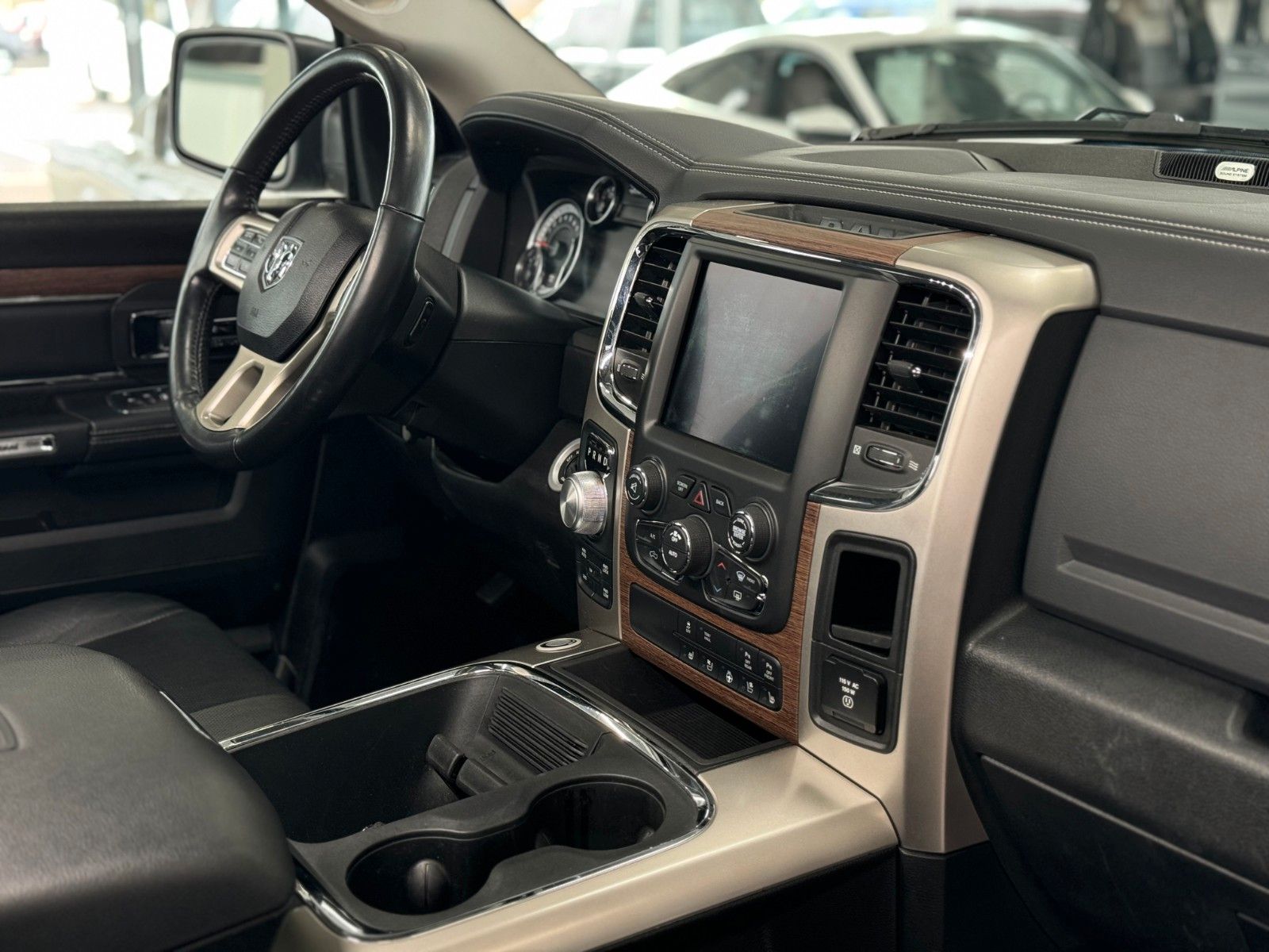 Fahrzeugabbildung Dodge RAM 1500 Laramie Classic  "LPG  AHK  Leder"