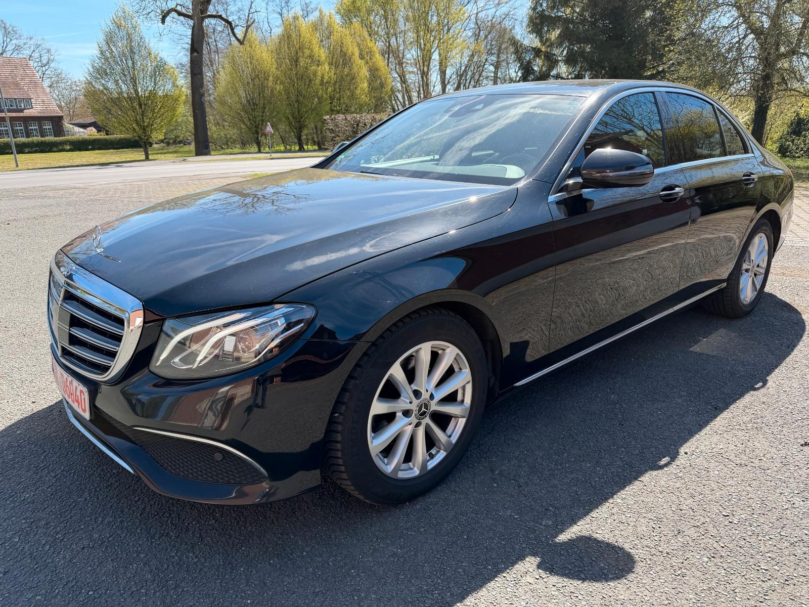 Mercedes-Benz E 220 d  Avantgarde 9G+1Hand+Dist+Comand+KAM+SHZ
