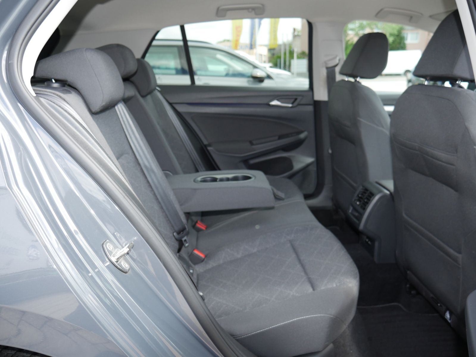 Volkswagen Golf VIII 1.0 TSI Life NAVI ACC SITZHZG LED MFL foto 5