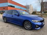 BMW 320d Touring M-Paket/Pano/Head-up/Laser Licht - BMW 320: M Paket