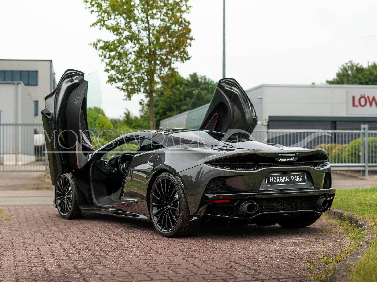 Fahrzeugabbildung McLaren GT *Storm Grey Metallic* + MwSt. + Sportauspuff