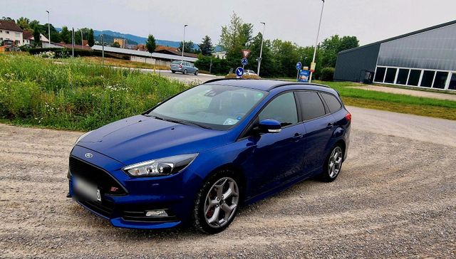 Ford Focus ST 2.0 ecoboost 250 PS