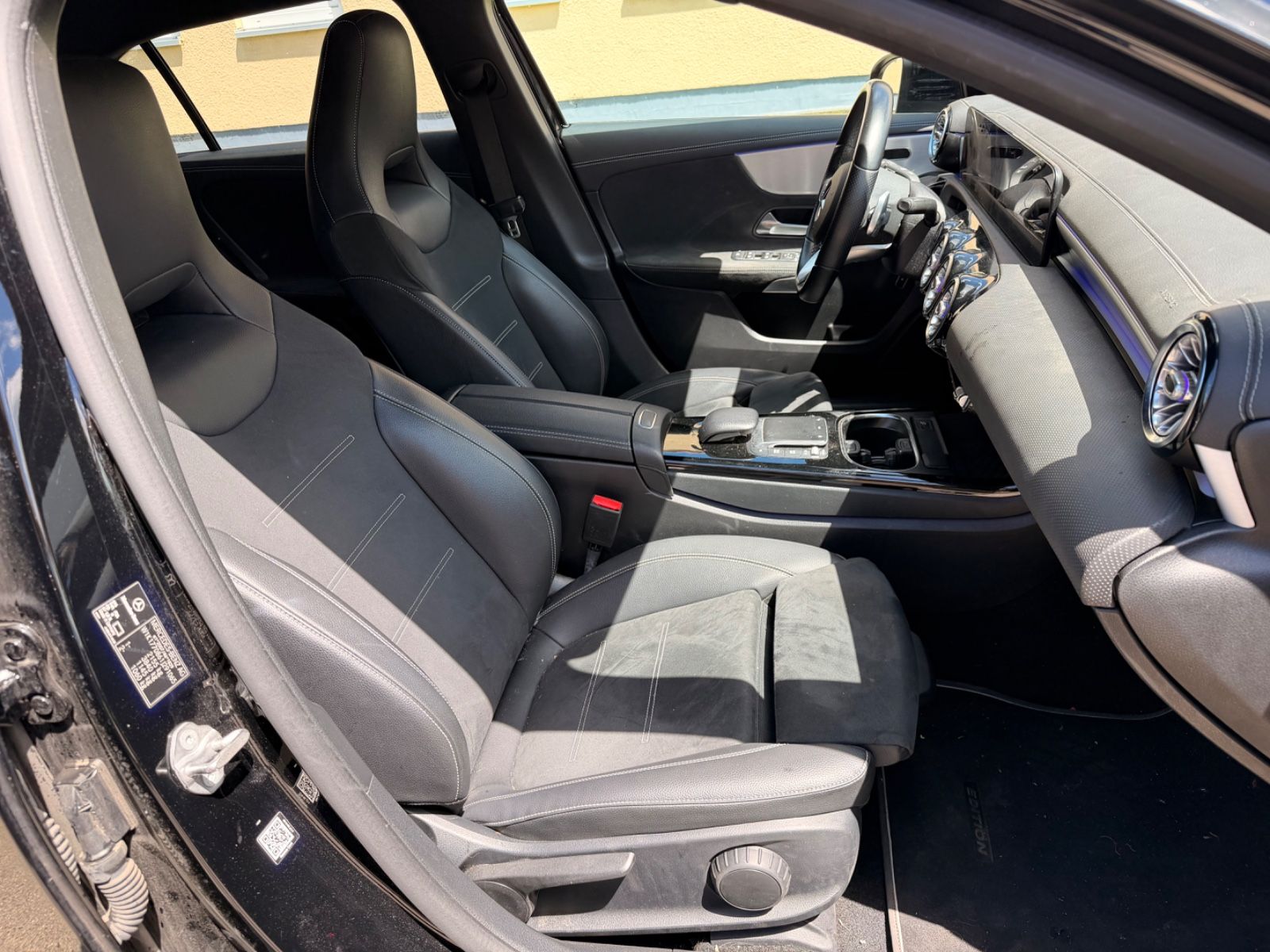 Mercedes-Benz A 250 e Edition AMG Black Line foto 17