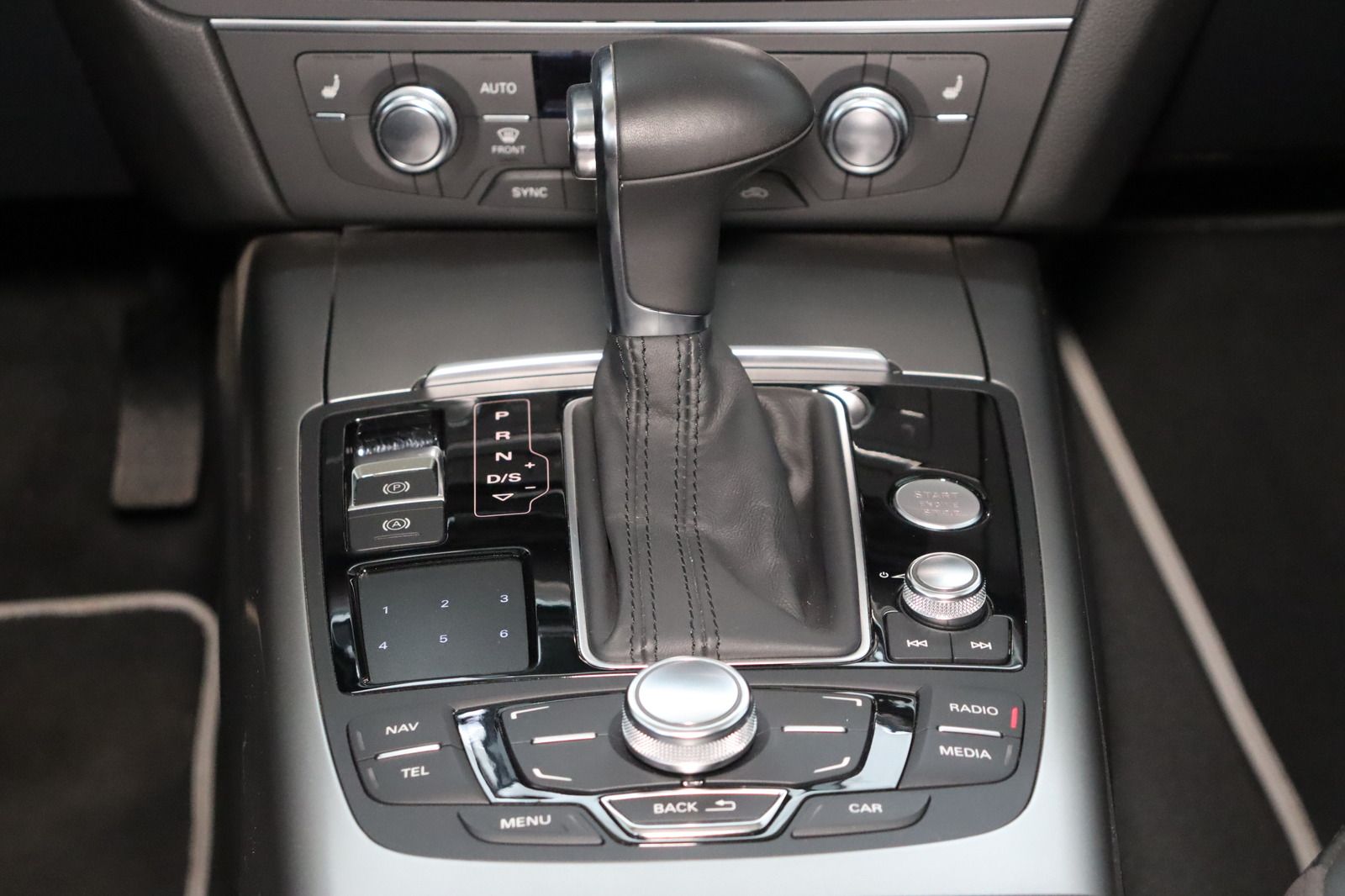 Fahrzeugabbildung Audi A6 Avant 3.0 TDI quattro Pano. * AHK * Service