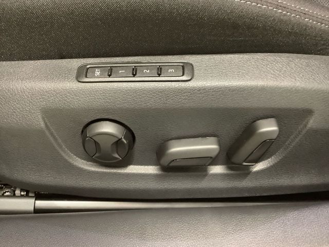 Superb Combi Style 2,0 TDI 360° MATRIX AHZ NAVI