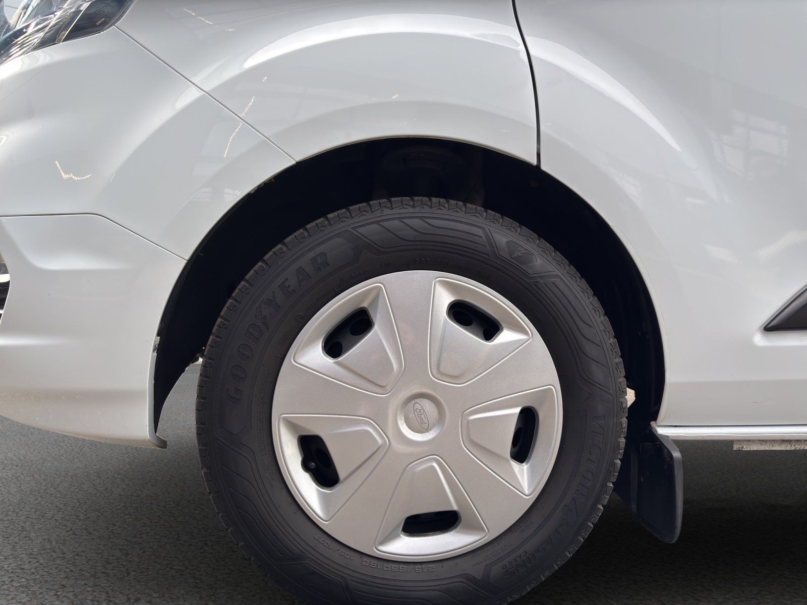 Fahrzeugabbildung Ford Transit Custom 340 L2 Trend