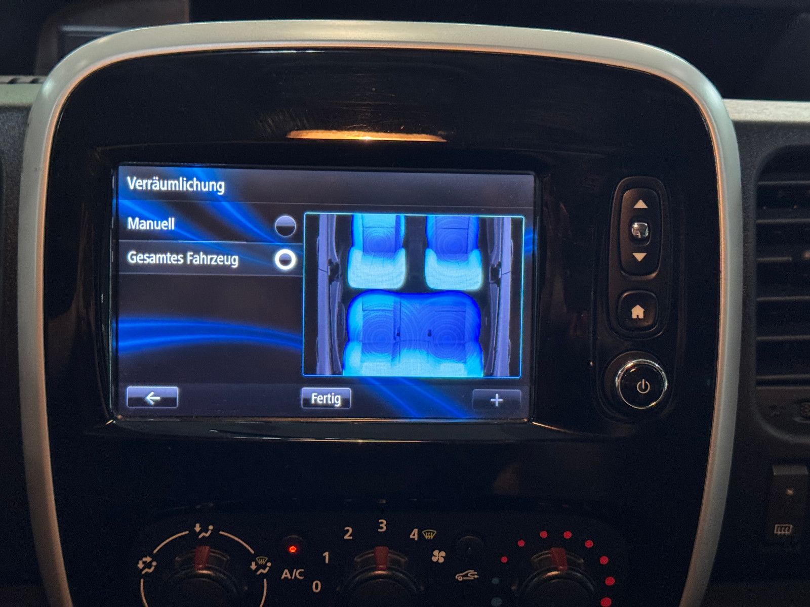 Fahrzeugabbildung Renault Trafic 1.6 DCI EXPRESSION 9-SITZER CAMPER STHDHZ