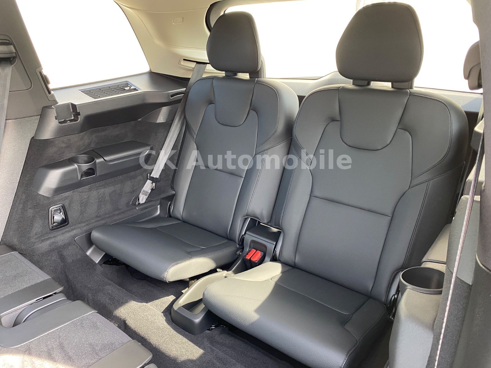 Fahrzeugabbildung Volvo XC90 T8 Core Recharge Plug-In Hybrid AWD/7 Sitze