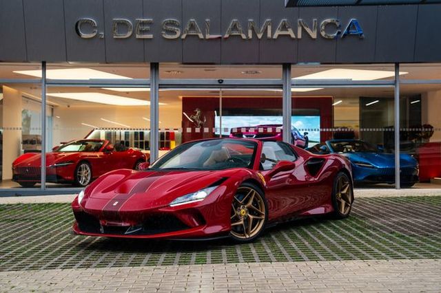 FERRARI F8