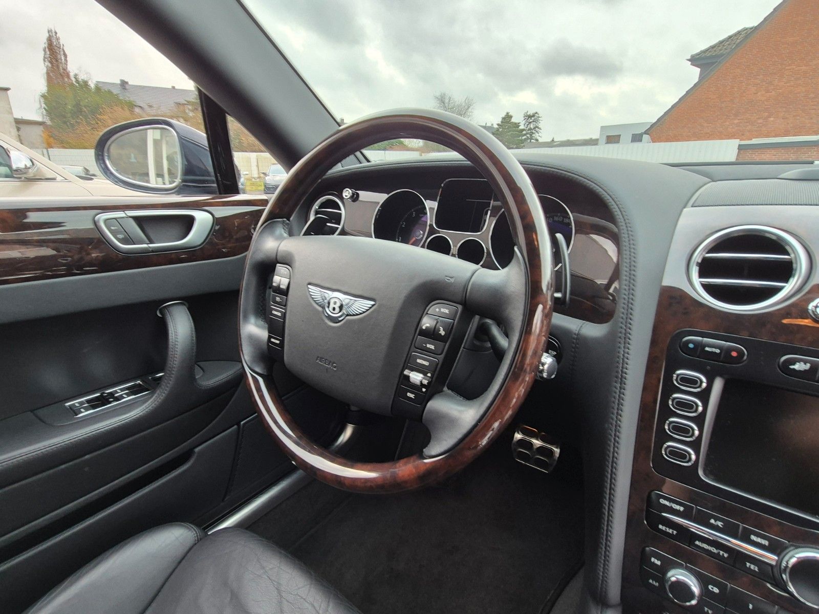 Fahrzeugabbildung Bentley Continental Flying Spur/Ausnahmezustand/Orig. km