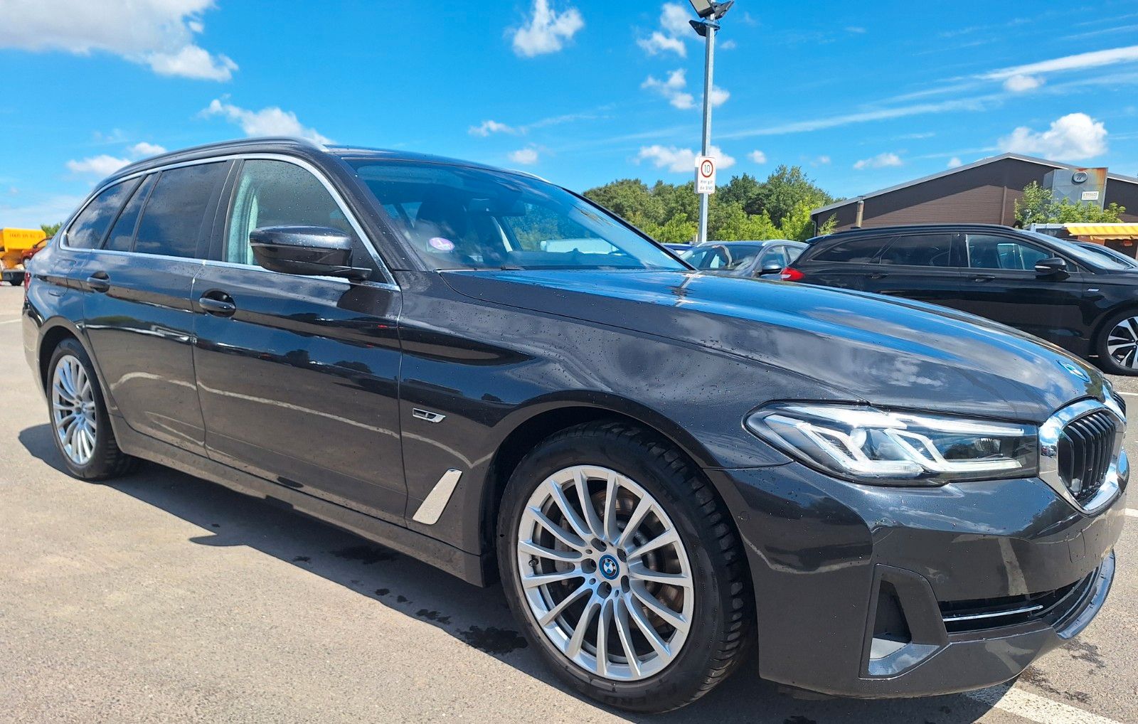 BMW 520e*Virtual*Navi*LED*Leder*HUD*SHZ*360 Cam+PDC imagem 2