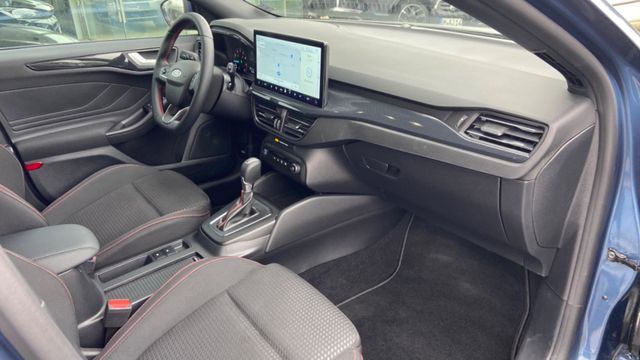 Fahrzeugabbildung Ford Focus Turnier 1.0EB 155PS ST-Line NAVI , LED
