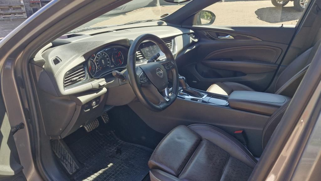 Autohaus Zimpel - Opel Insignia ST 2.0T Allrad Winterräder+AHZV+Head-Up - Bild 9 Autohaus Zimpel - Opel Insignia ST 2.0T Allrad Winterräder+AHZV+Head-Up - Bild 9