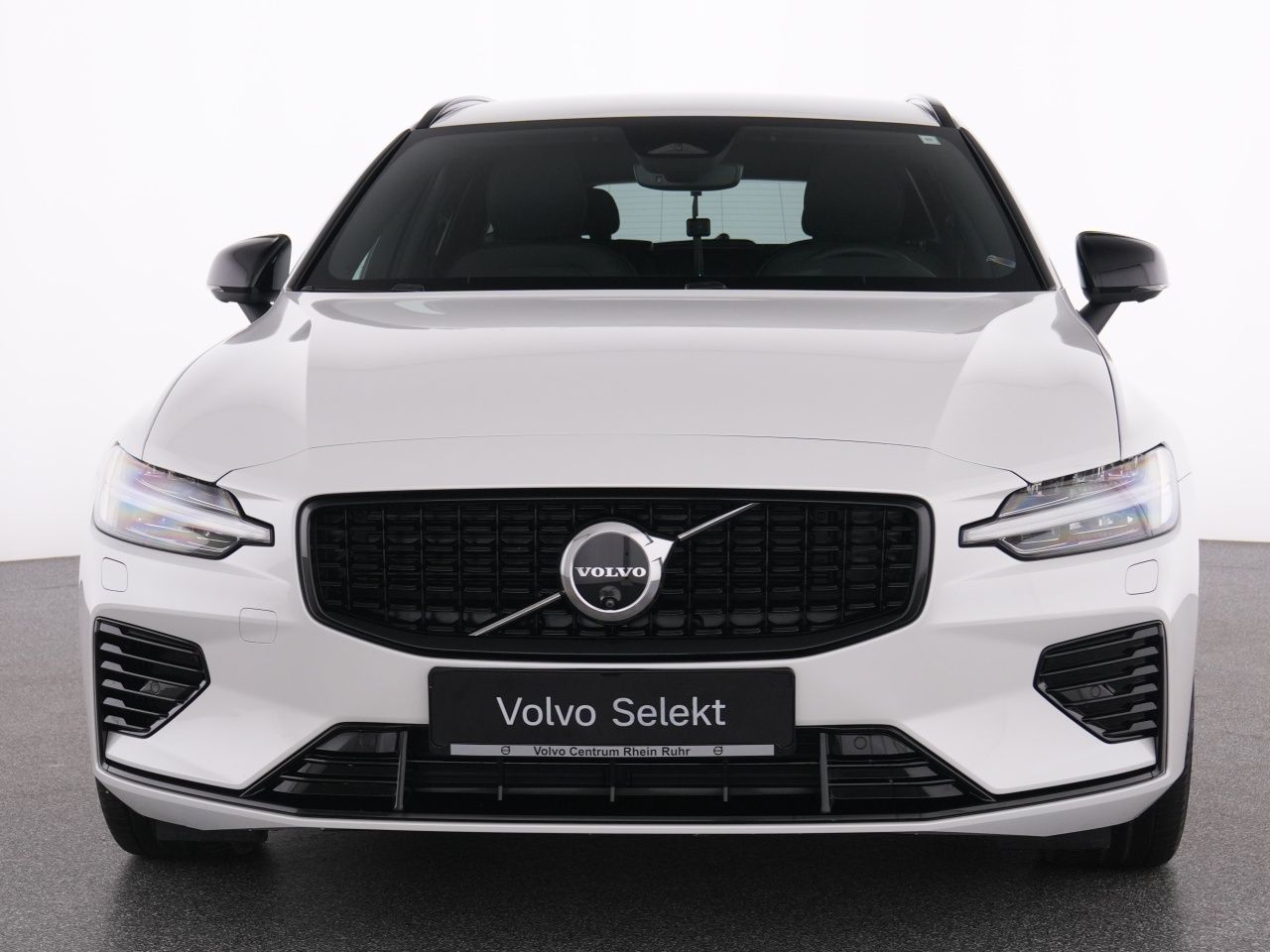 Volvo V60 T8 Recharge Plus Dark+AHK+BP+STANDHZ+LM18 foto 15