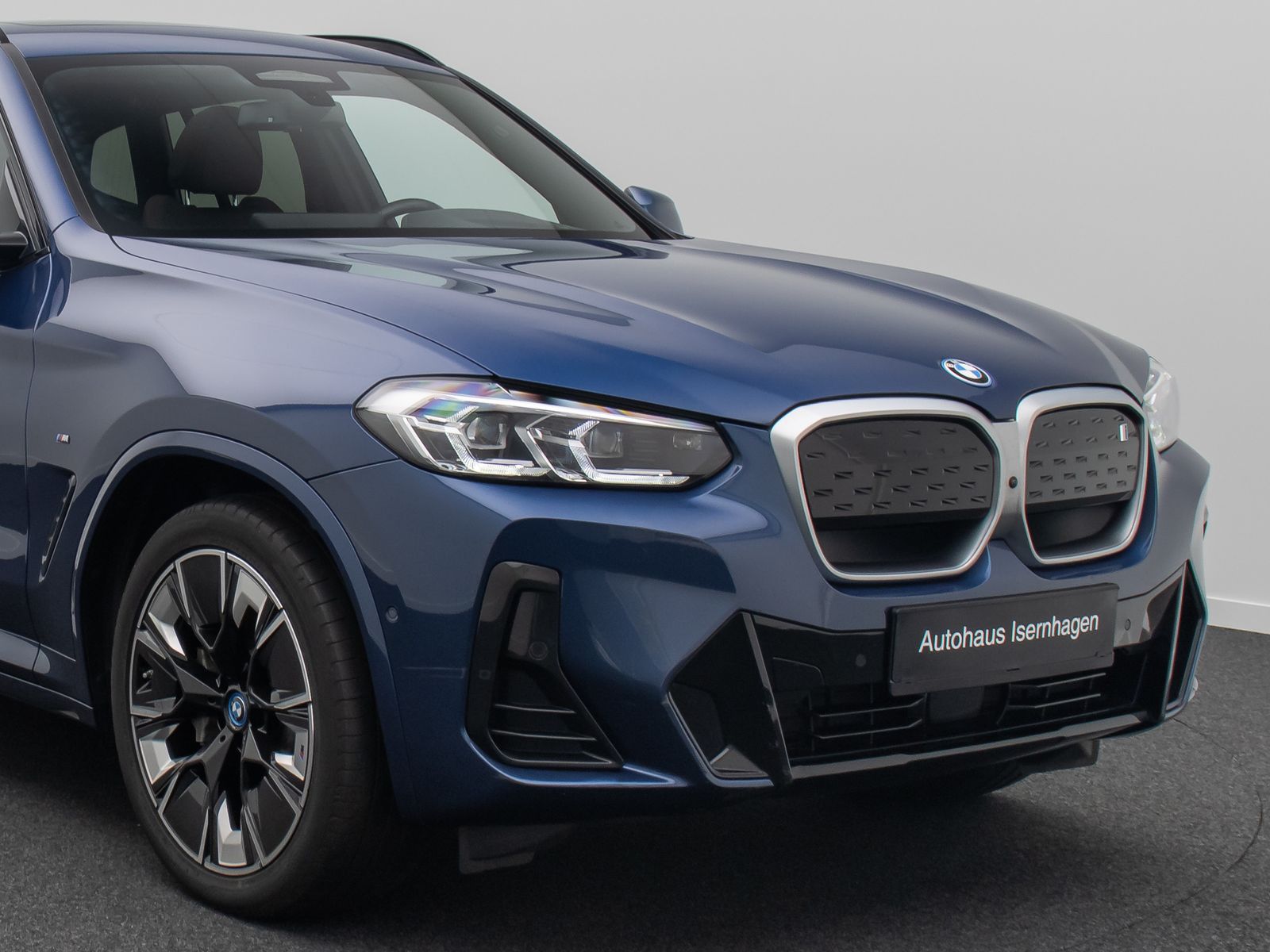 Fahrzeugabbildung BMW iX3 Impressive M Sport Panorama 360°HUD DAB H/K
