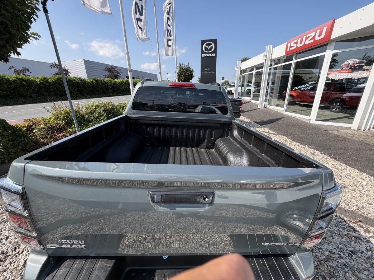 Isuzu D-Max 2.2 D DOUBLE CAB V-CROSS 4WD AT MY26 DMS