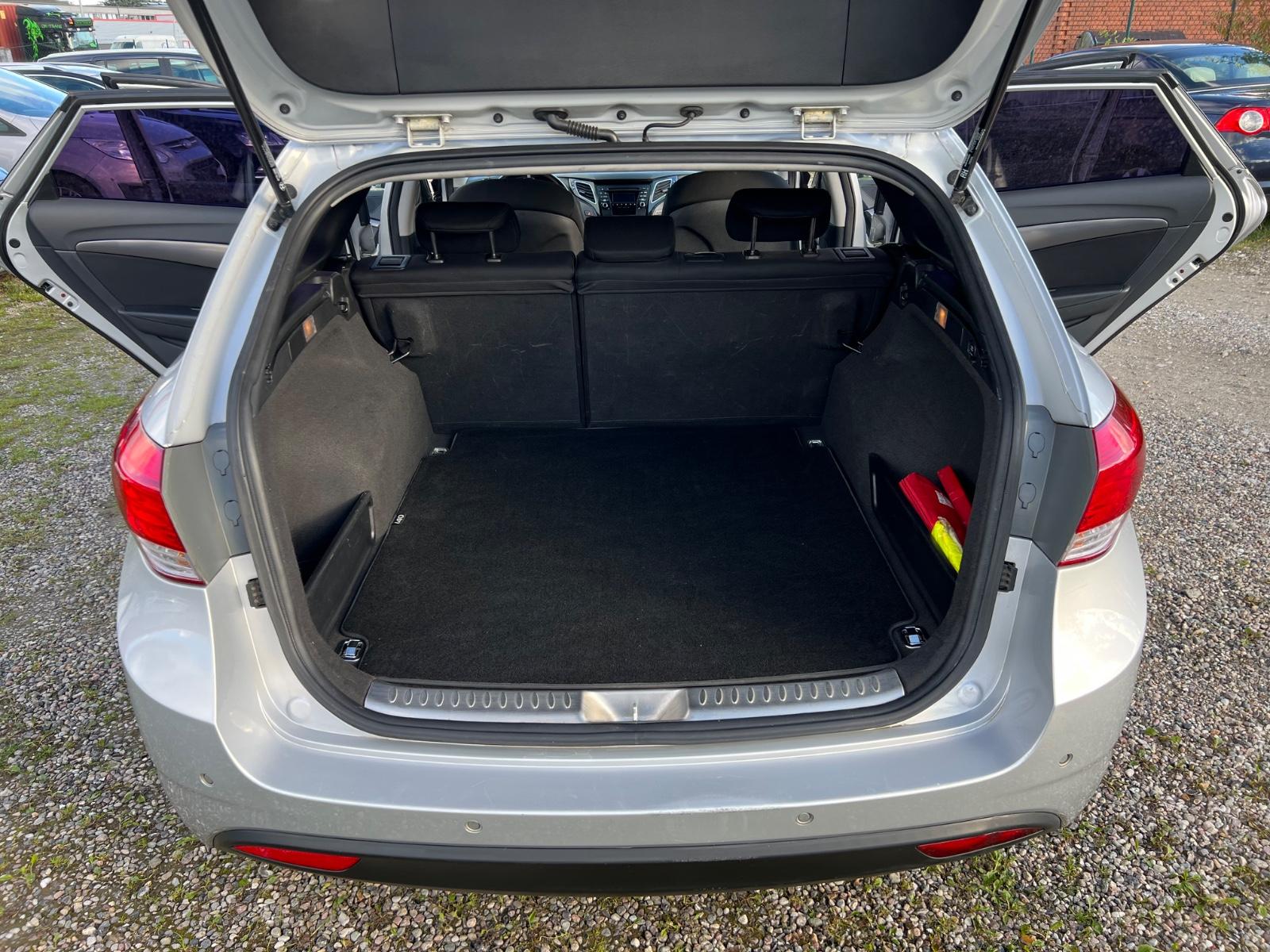 Hyundai i40 2013 — photo 17