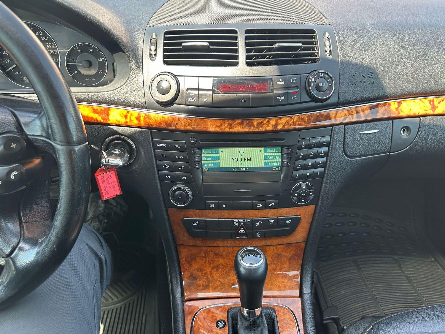 Mercedes-Benz E280 2006 — photo 18