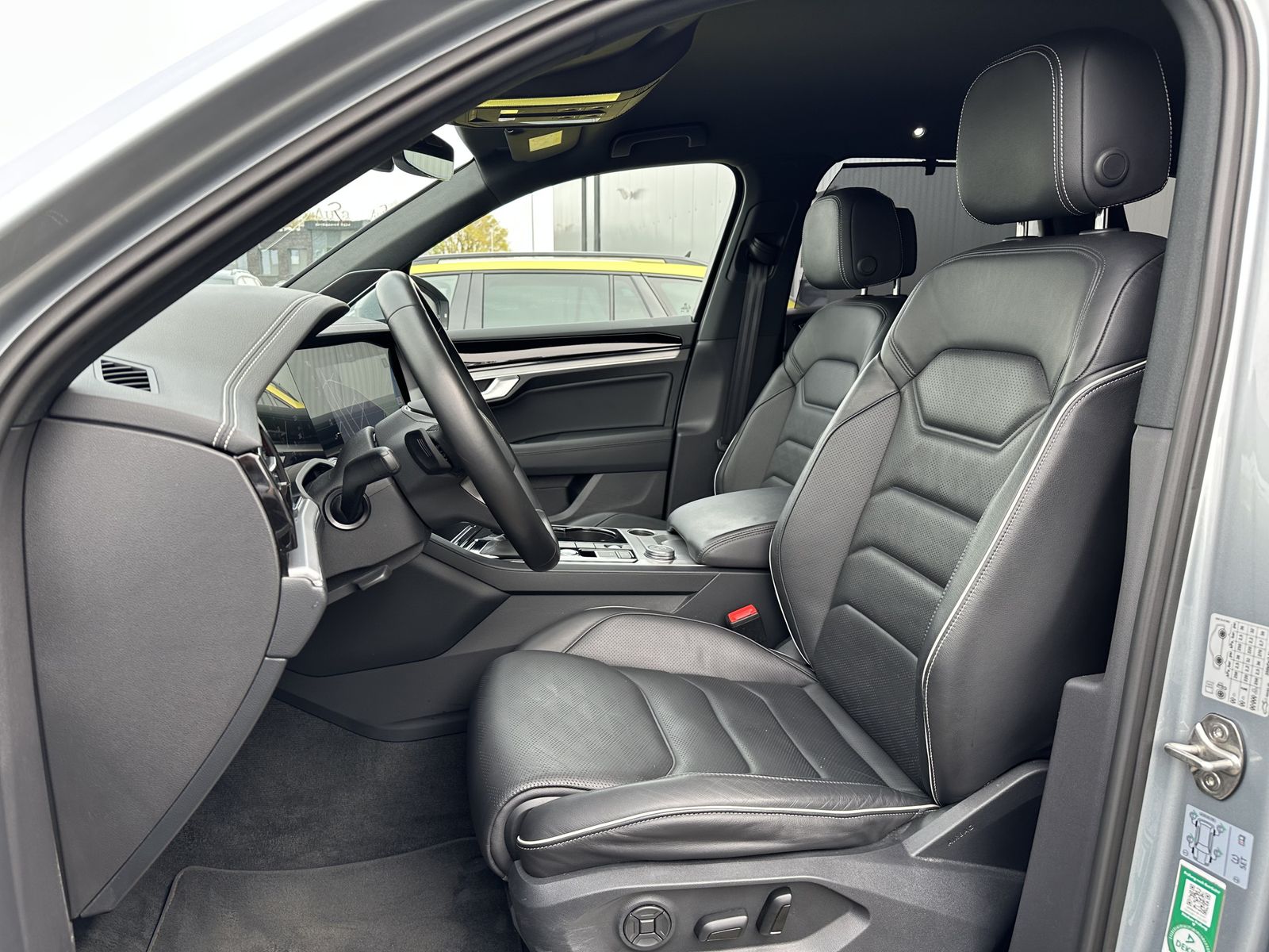 Fahrzeugabbildung Volkswagen Touareg Elegance 4M NAV+LED+DYNAUDIO+DIGDISPLAY